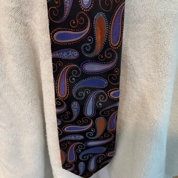 Robert Talbotts Tie 100% Silk Men's Paisley Necktie - Picture 5 of 6